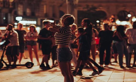 浙江多地村民争上“艺术课”——乡村艺校，点亮文化生活