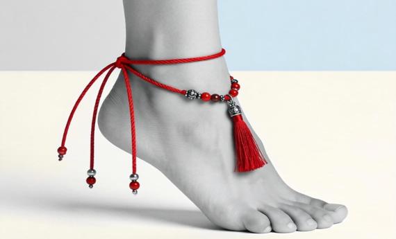 女生脚踝系红绳，不只是为了好看！揭秘背后7大隐藏含义