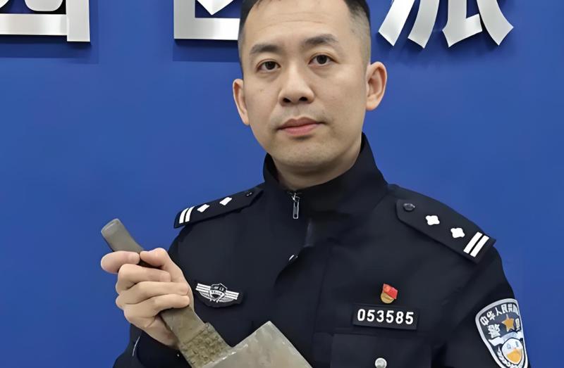 捡废品捡出春秋战国国宝!湖州老夫妻上交“铁疙瘩”,文物专家激动了